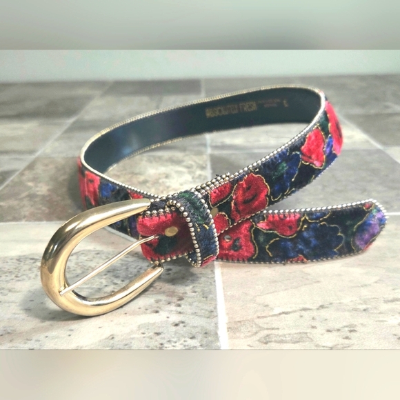 Absolutely Fresh Accessories - VINTAGE ABSOLUTELY FRESH FLORAL VELVET BELT.